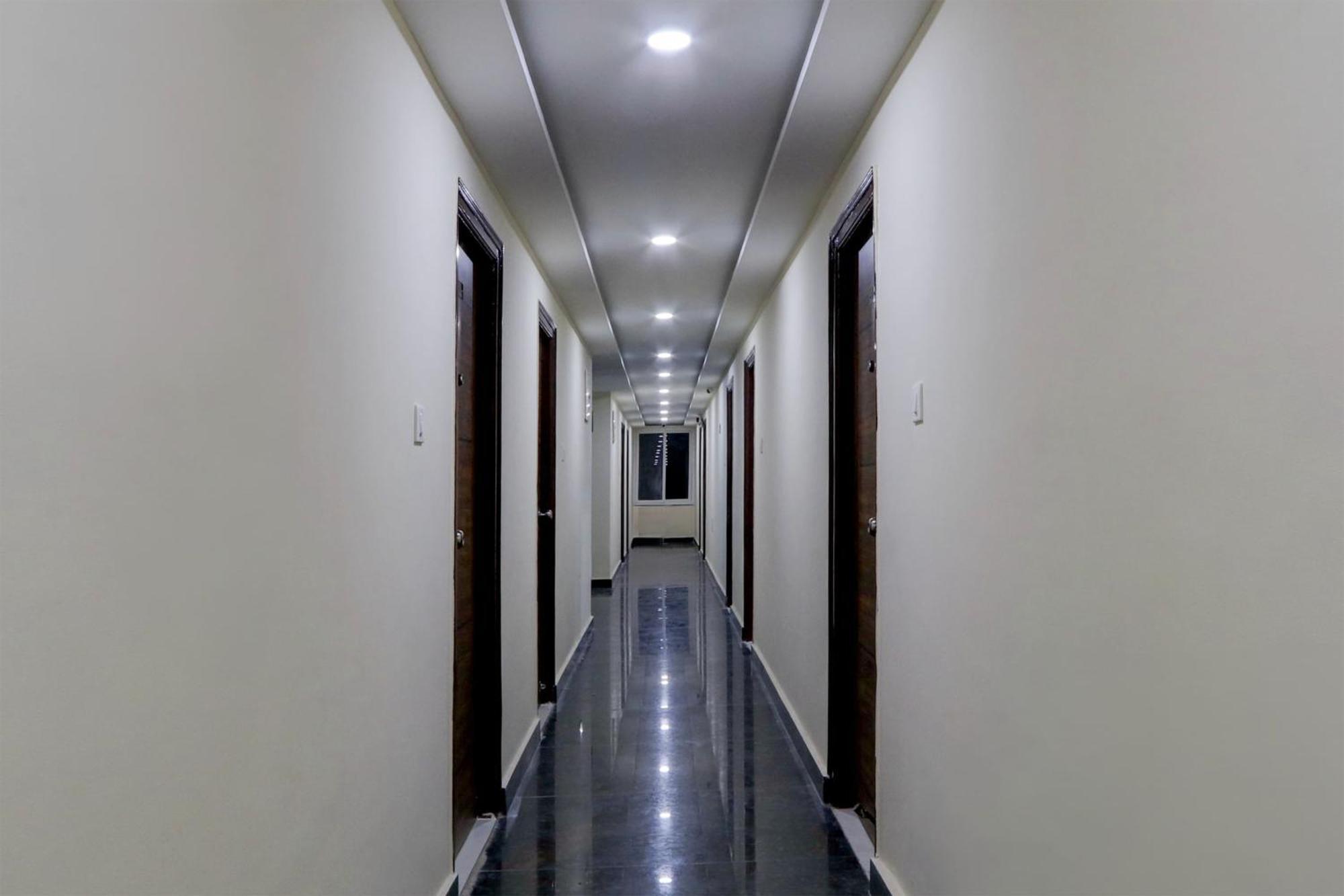 Super Townhouse The Cinco Bliss Near Ikea, Wells Forgo, Kims, Care Hospitals Hotel Hyderabad Luaran gambar