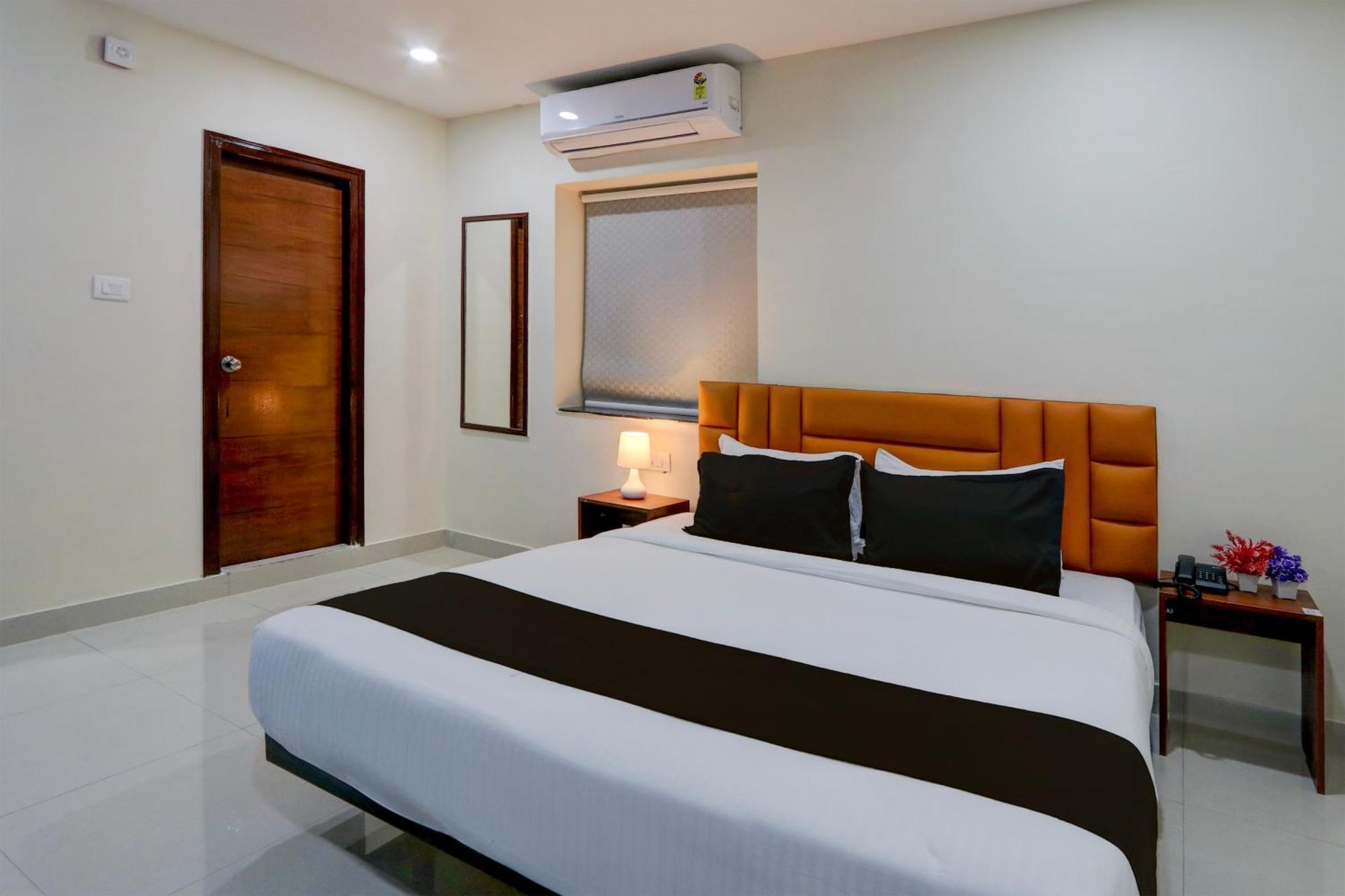 Super Townhouse The Cinco Bliss Near Ikea, Wells Forgo, Kims, Care Hospitals Hotel Hyderabad Luaran gambar