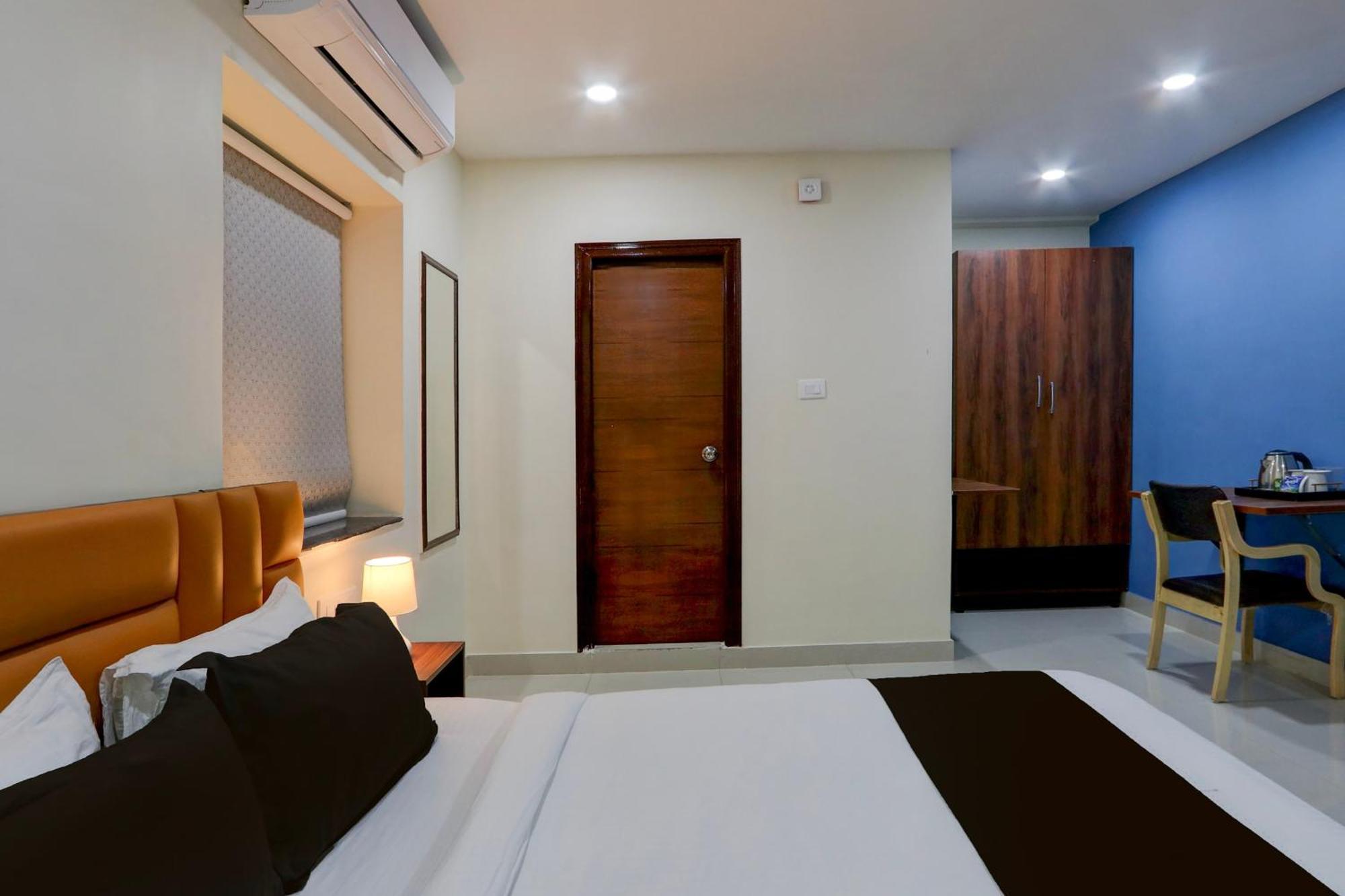 Super Townhouse The Cinco Bliss Near Ikea, Wells Forgo, Kims, Care Hospitals Hotel Hyderabad Luaran gambar